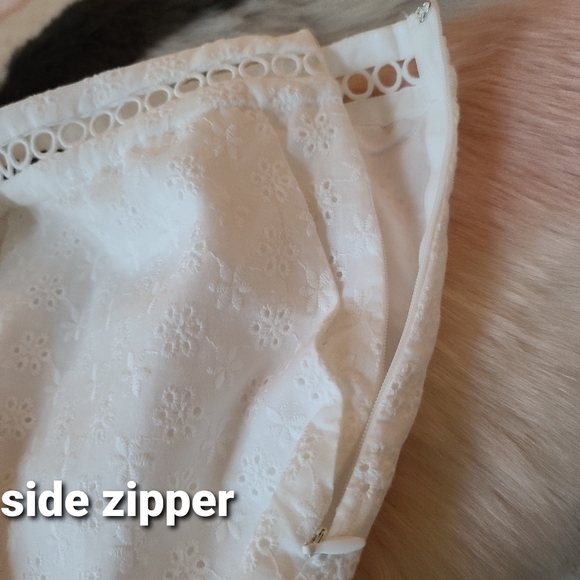 NEW Endless Rose Eyelet Shorts - Picture 6 of 9